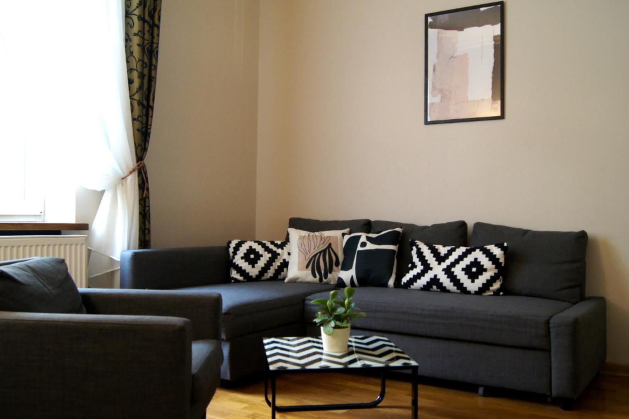 Cozy Old Town Apartments — Photos 3