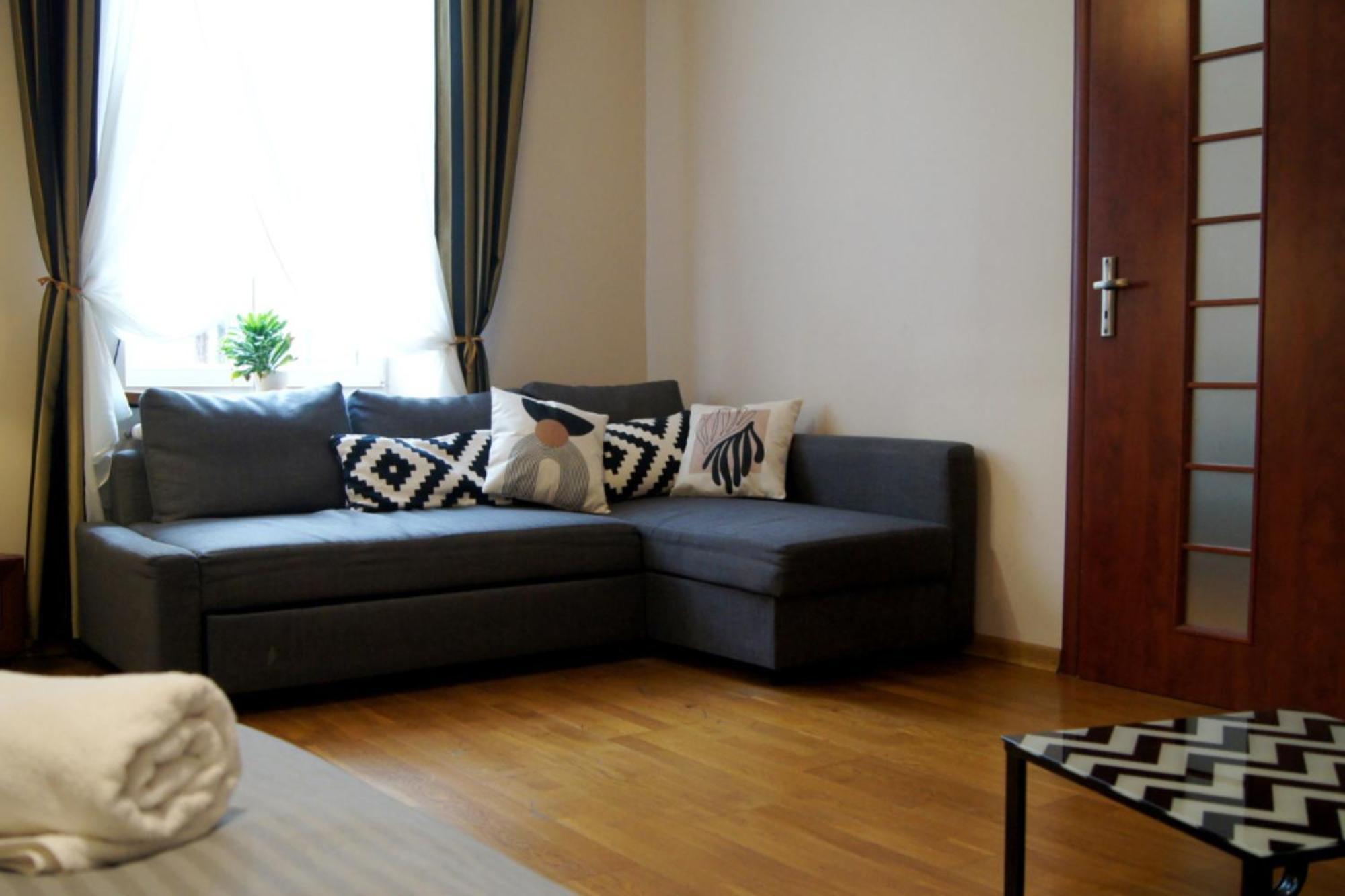 Cozy Old Town Apartments — Photos 2